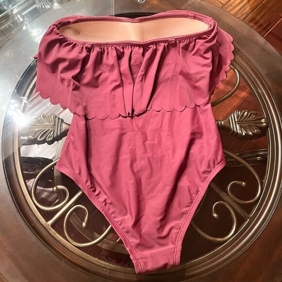 NWOT Target Scalloped One-Piece Swimsuit – Mauve - Picture 2 of 3